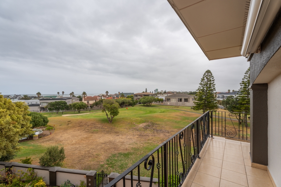 5 Bedroom Property for Sale in Greenways Golf Estate Western Cape